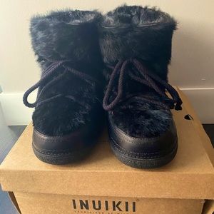 Rare Inuikii black rabbit low boots